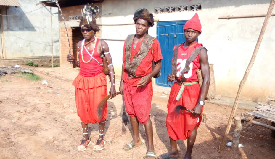 Chefs traditionels à Lokutu / RDC