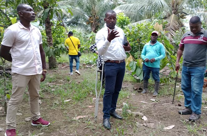 Luis Quintero, président de la commune de Barranquilla de San Javier, ainsi que d’autres habitants affectés par l’expansion des plantations de palmier à huile dans la région et criminalisés par l’entreprise "Energy & Palma" et l’État