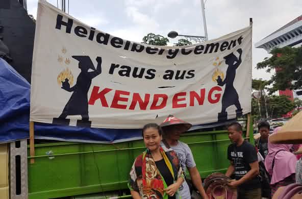 Manifestation contre l’entreprise HeidelbergCement le 8 décembre 2017 à Semarang