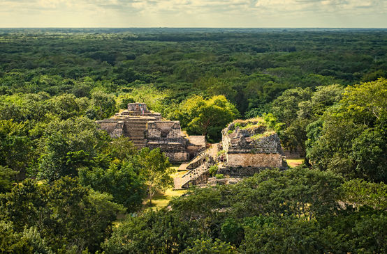 Ruines mayas du site archéologique d’Ek Balam dans la forêt du Yucatan
