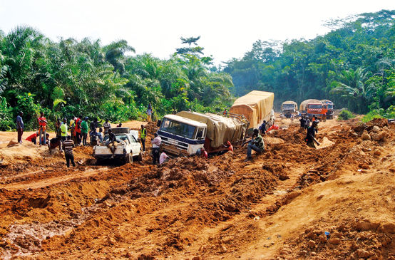 Camions enlisés dans la boue, Liberia