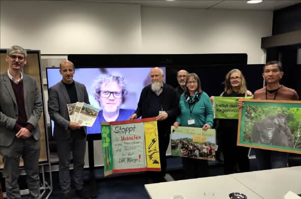 Sauvons la forêt et les activistes de l’environnement de MitAfrika au BMZ à Bonn