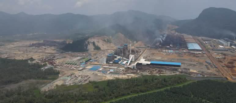 Vue aérienne du parc industriel de Morowali IMIP (Indonesia Morowali Industrial Park) au Sulawesi central en Indonésie
