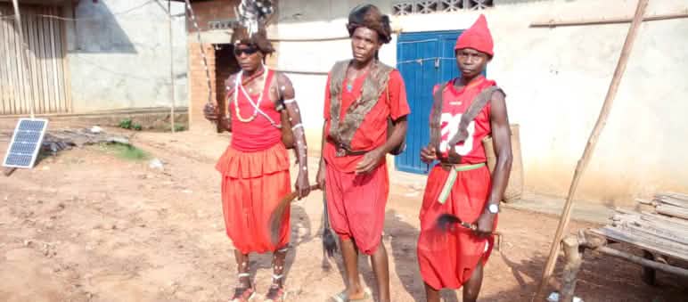 Chefs traditionnels à Lokutu : les Autochtones se plaignent des violences commises par la société de plantation PHC Chefs traditionels à Lokutu