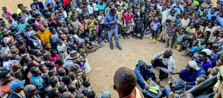 Représentation théâtrale dans la petite ville de Kanyabayonga, près du parc national des Virunga