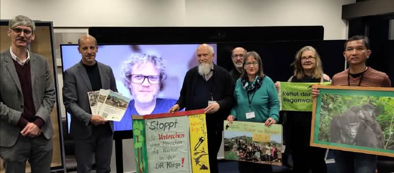 Sauvons la forêt et les activistes de l’environnement de MitAfrika au BMZ à Bonn