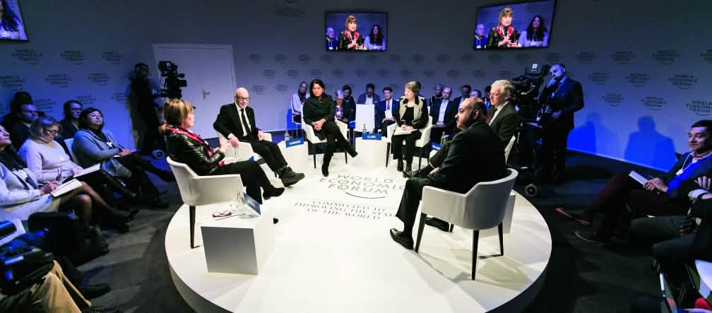 Les conférences sont les lieux de vaines promesses, souvent formulées avec des phrases vides de sens Débat politique télévisé