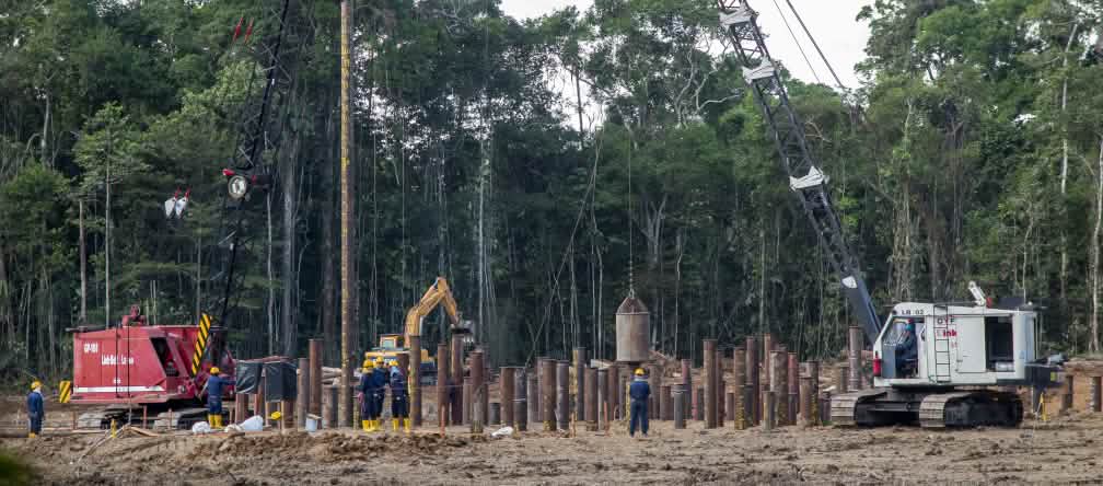 Infrastructure pour l’extraction pétrolière dans le parc national Yasuní
