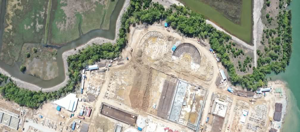 Vue aérienne du chantier de l’usine de pâte à papier PT Phoenix