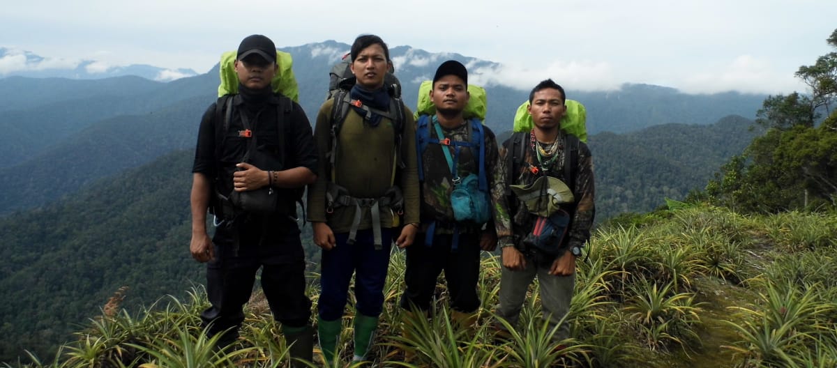 Équipe de rangers à Sumatra