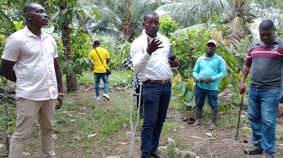 Luis Quintero, président de la commune de Barranquilla de San Javier, ainsi que d’autres habitants affectés par l’expansion des plantations de palmier à huile dans la région et criminalisés par l’entreprise "Energy & Palma" et l’État