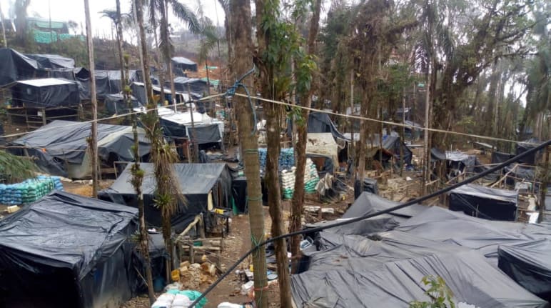 Campement d’orpailleurs illégaux à la Merced de Buenos Aires, canton d’Urcuquí, province d’Imbabura, Équateur