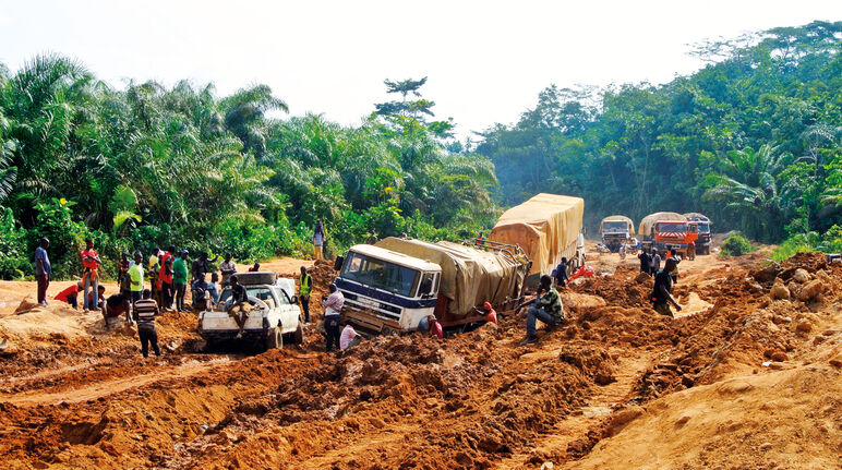 Camions enlisés dans la boue, Liberia
