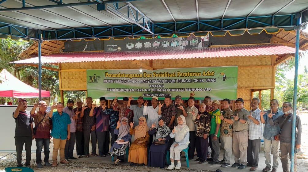 Photo de groupe de de l’ONG Aceh Wetland Foundation