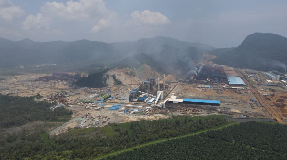 Vue aérienne du parc industriel de Morowali IMIP (Indonesia Morowali Industrial Park) au Sulawesi central en Indonésie