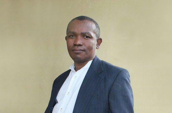 Le militant écologiste Clovis Razafimalala à sa sortie de prison à Madagascar.