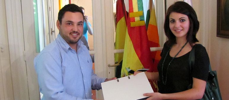 19 août 2011: Remise de pétition à Tupac Soriano, Chargé d'affaires de l'ambassade de Bolivie à Paris.