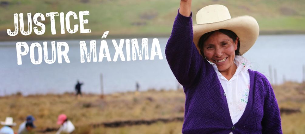 Máxima Acuña : un formidable exemple de courage et d’abnégation Avec ses terres et le lagon bleu en arrière plan, Máxima Acuña de Chaupe, coiffée du chapeau traditionnel des agriculteurs péruviens nous salue le bras en l’air et le pouce tendu vers le ciel.