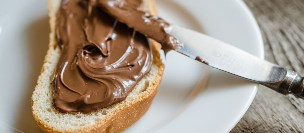 La pâte à tartiner aux noisettes sans huile de palme est la plus sûre Tartine à la pâte à tartiner aux noisettes