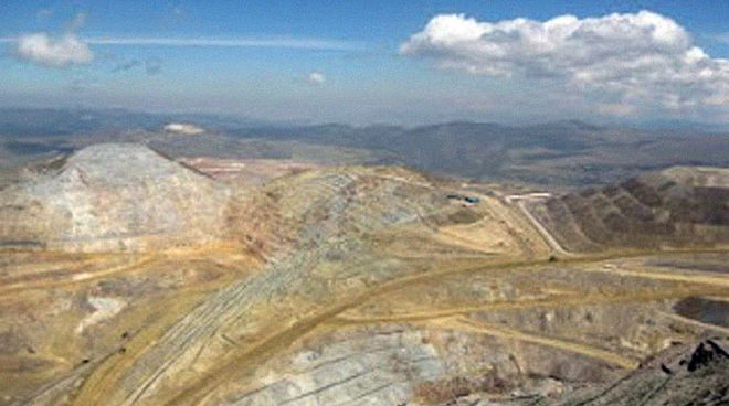Exploitation à ciel ouvert dans la mine Yanacocha