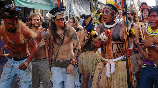 Manifestation des peuples autochtones contre le barrage de Belo Monte sur le fleuve Xingu (Photo V. Glass)