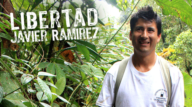 Javier Ramirez est à la fois agriculteur, président de la communauté de Junin et défenseur de la nature Javier Ramirez au milieu de la forêt de nuages dans la vallée de l'Intag en Équateur